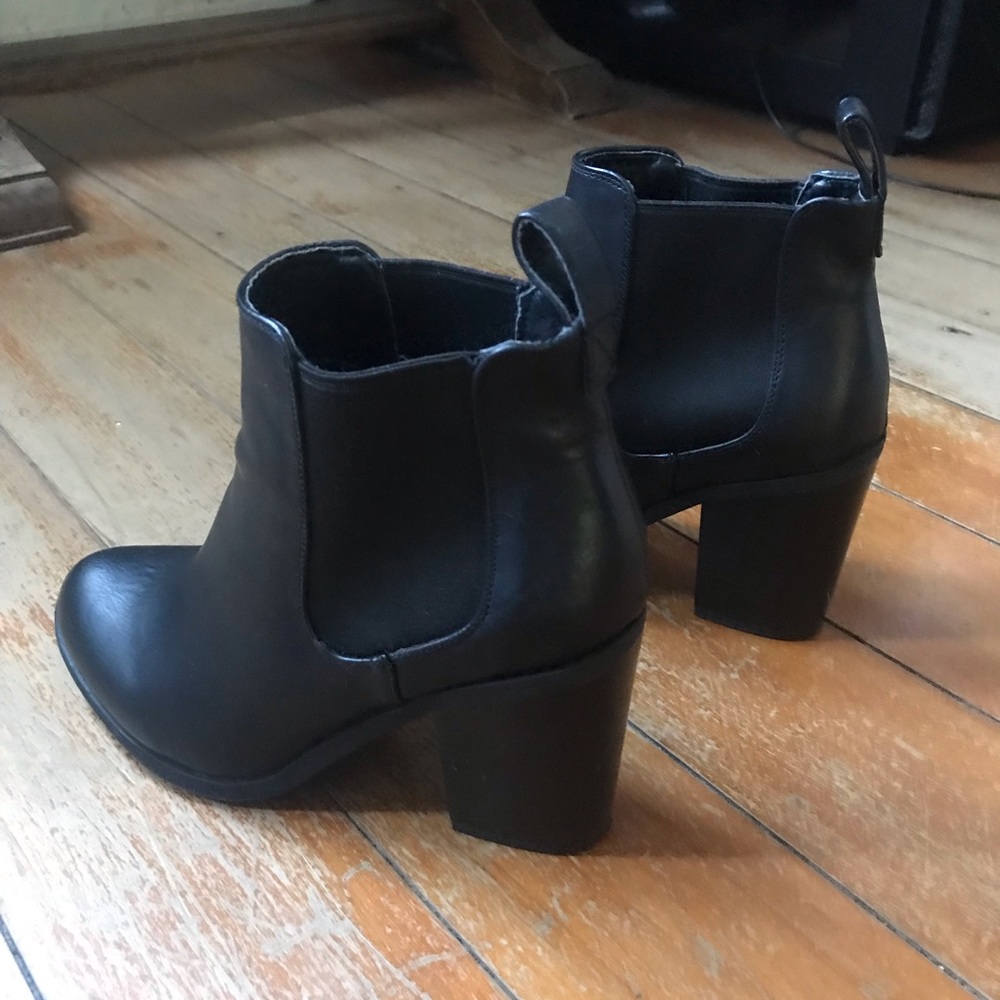 Lipstick Jada Ankle Boots - Picture 5 of 10